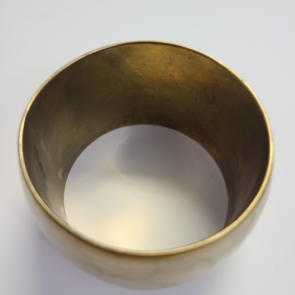 Metal Cuff Bracelet in Mermaid Scale Pattern - Picture 3 of 5